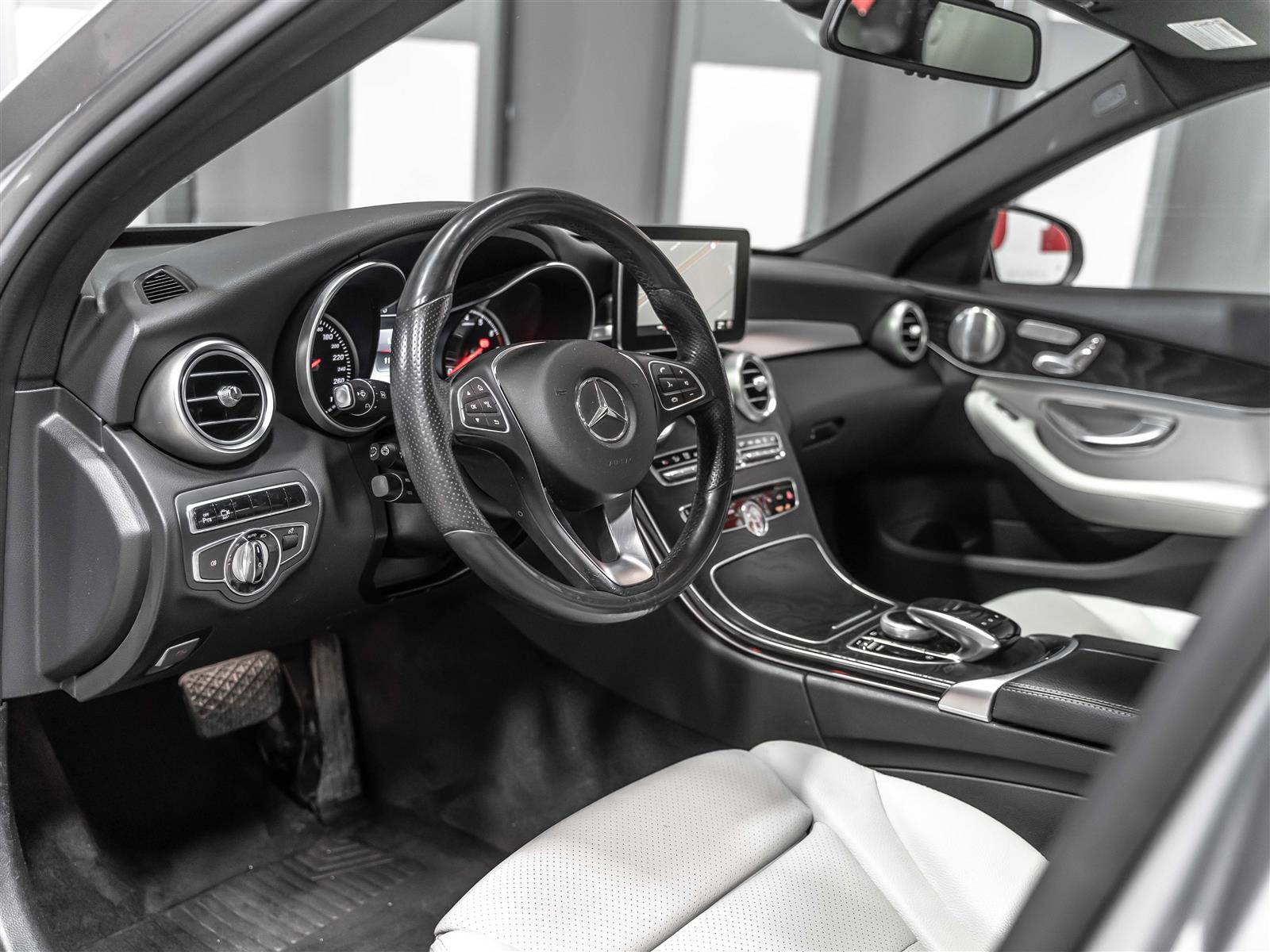 Mercedes-Benz C300
