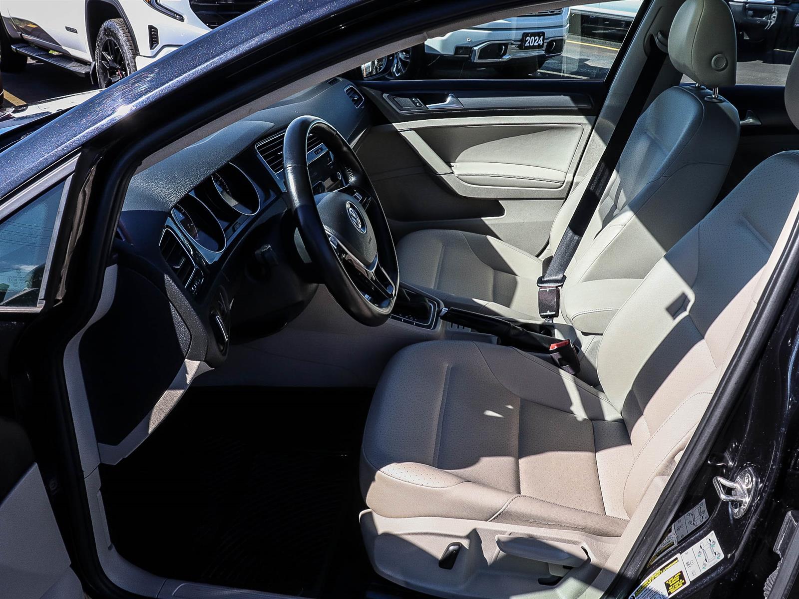 Volkswagen Golf Sportwagen