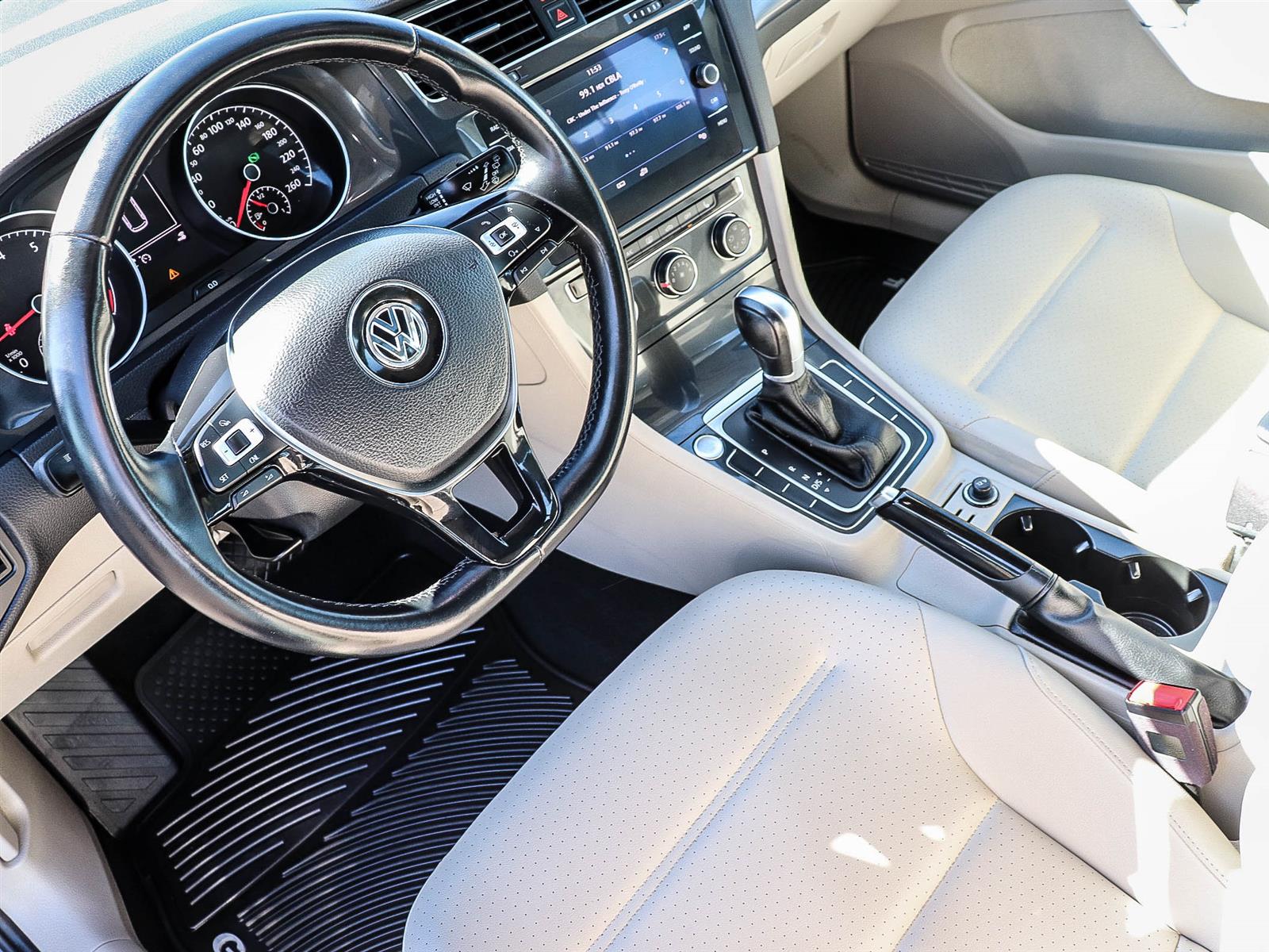 Volkswagen Golf Sportwagen