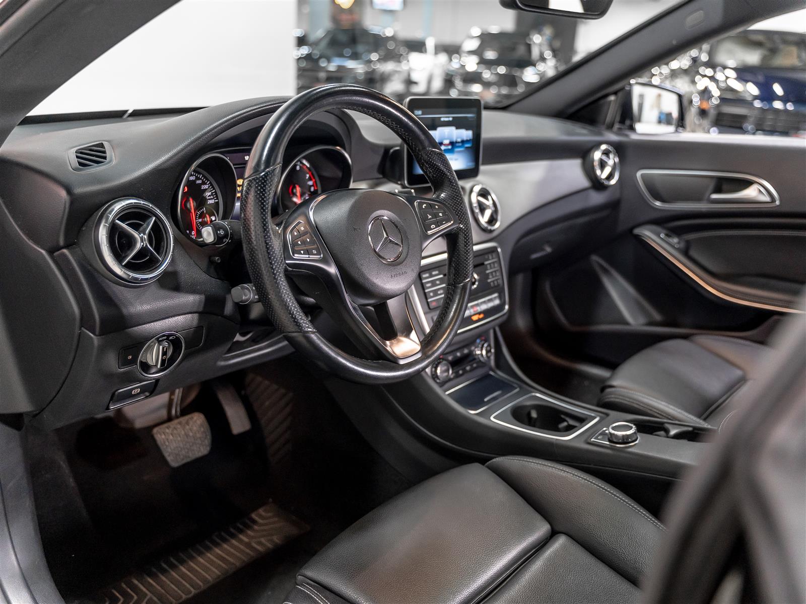 Mercedes-Benz CLA250