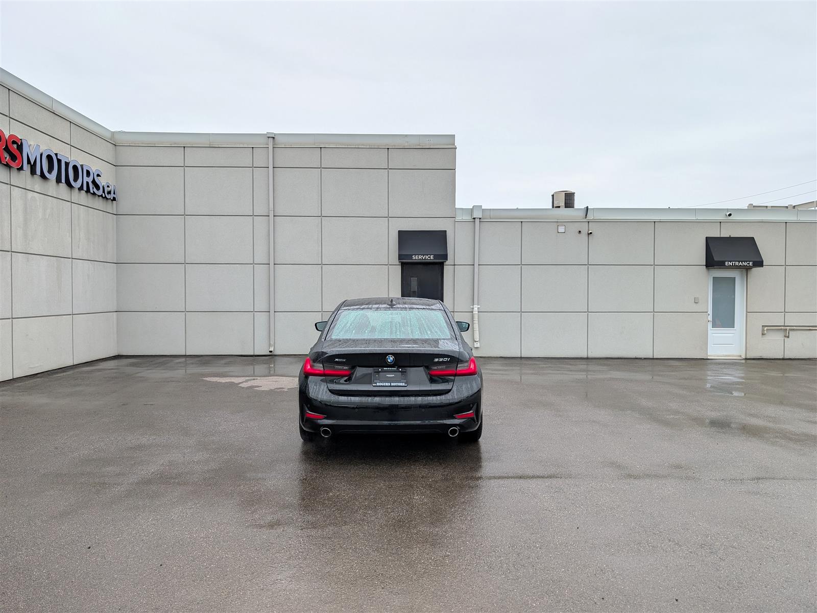 BMW 330i