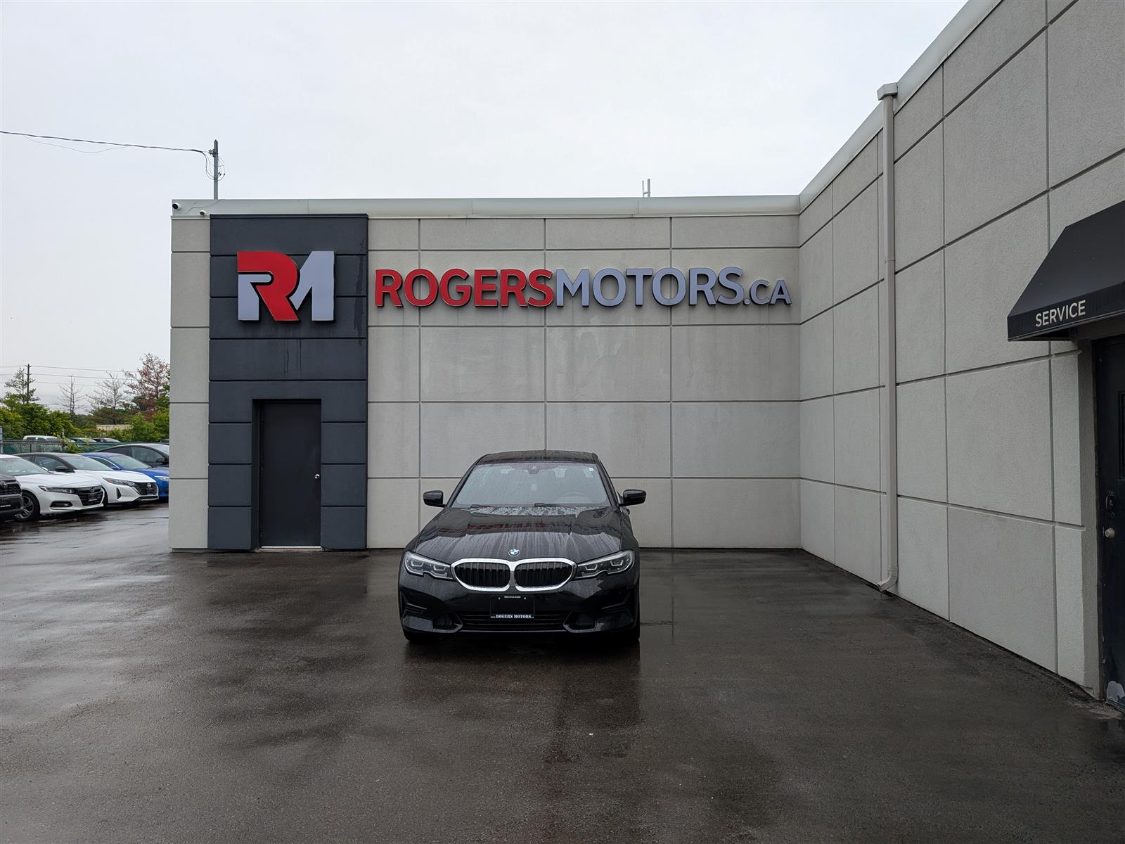 BMW 330i