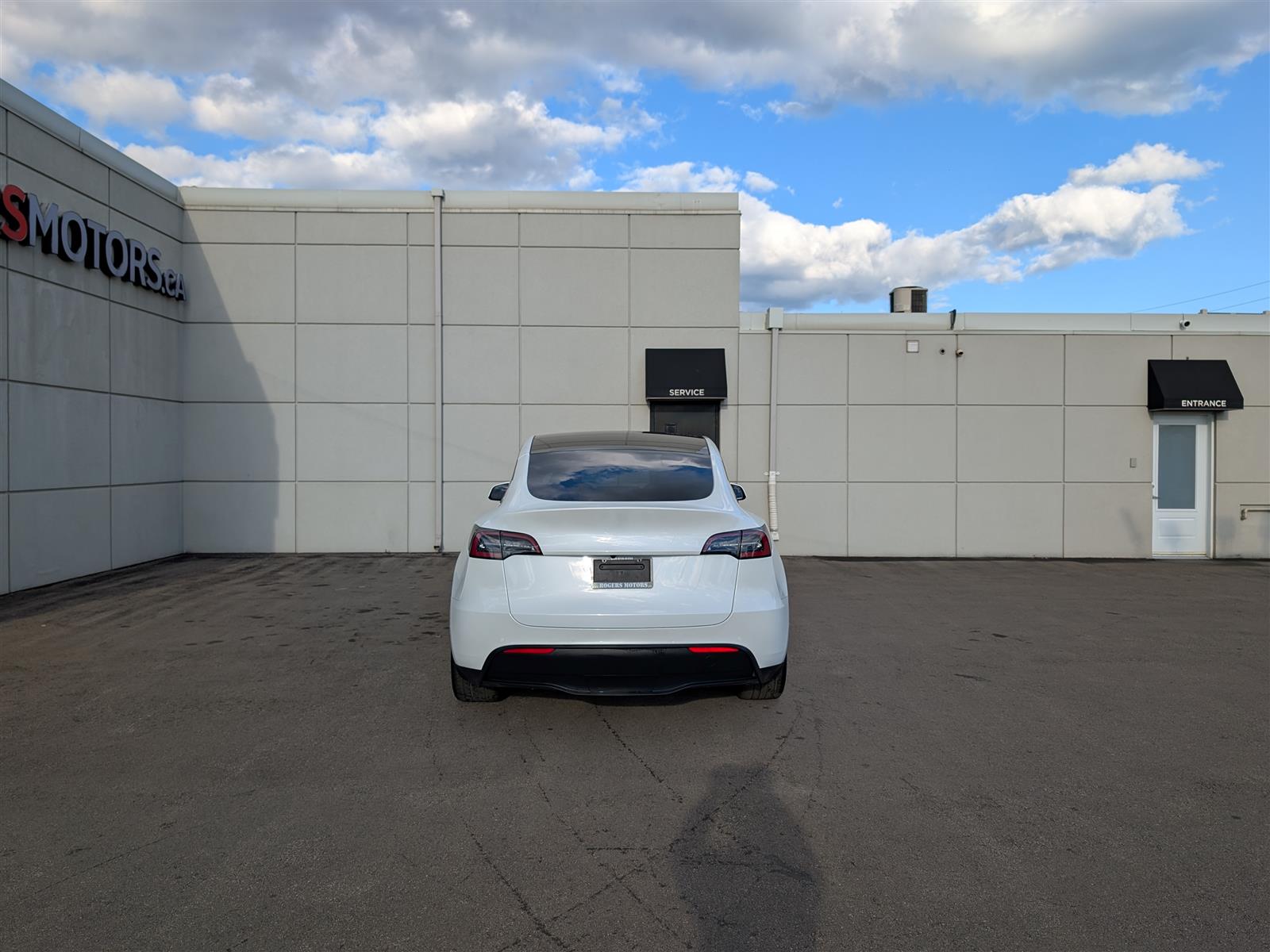 Tesla MODEL Y