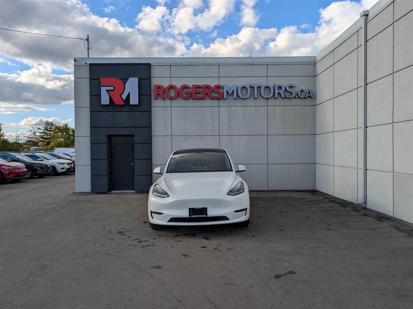 Tesla MODEL Y