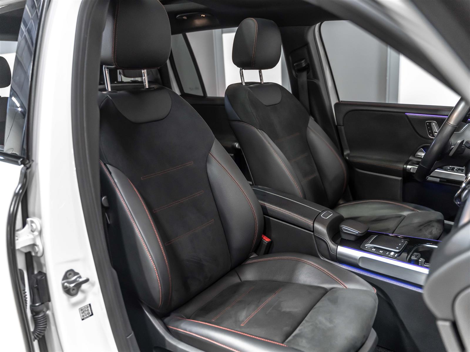 Mercedes-Benz GLB250