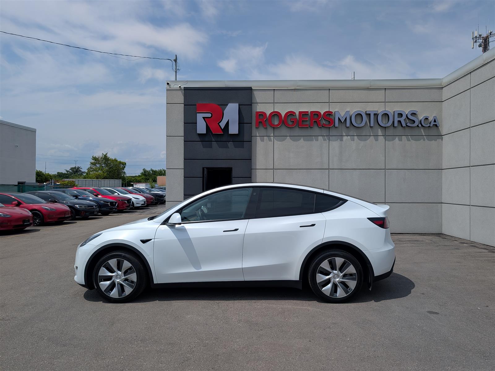 Tesla MODEL Y