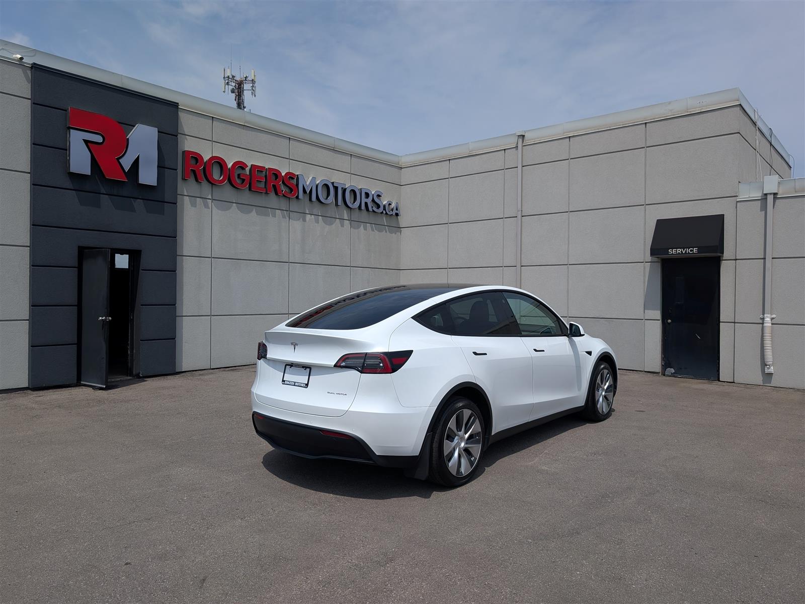 Tesla MODEL Y
