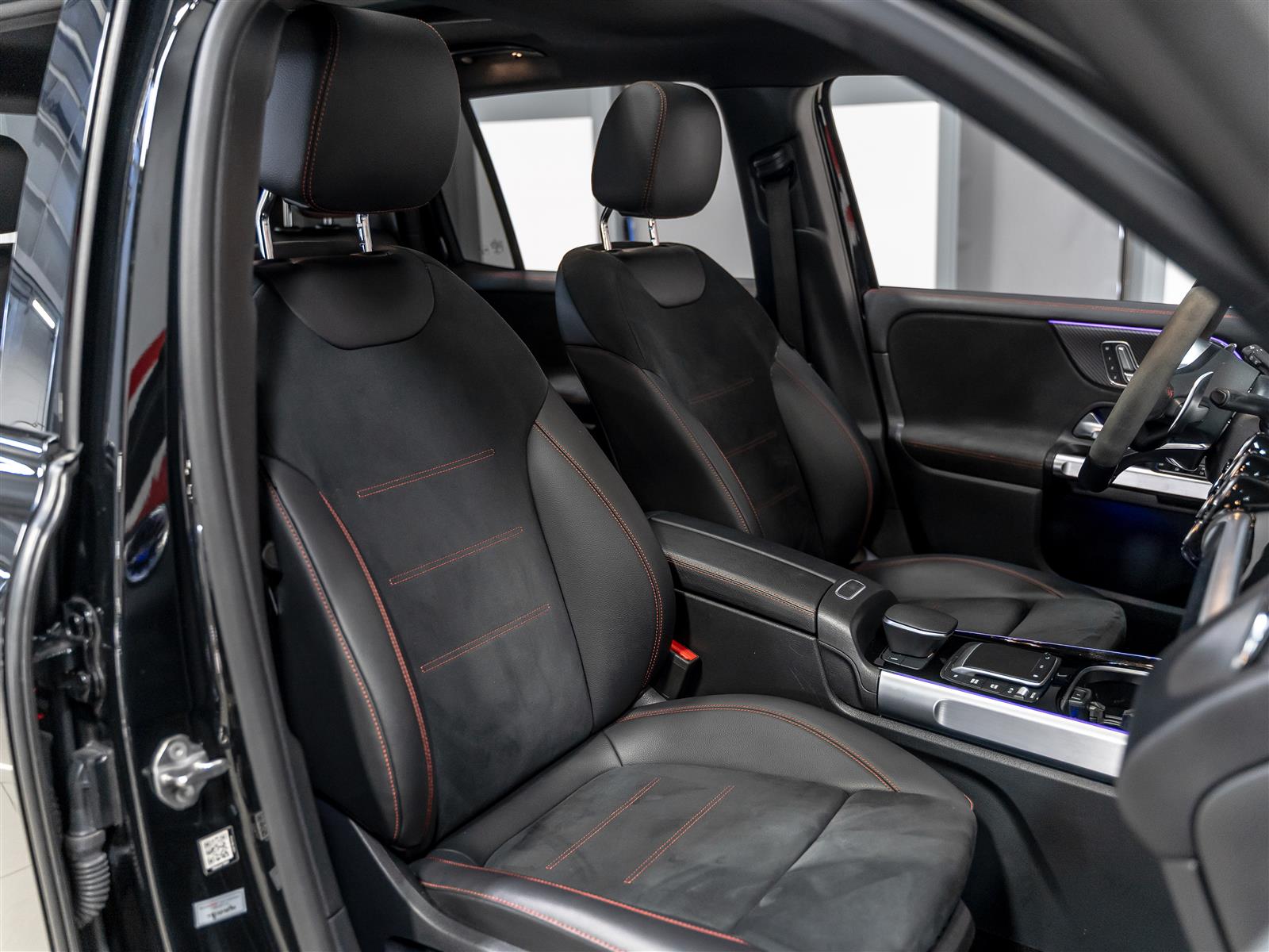 Mercedes-Benz GLB250