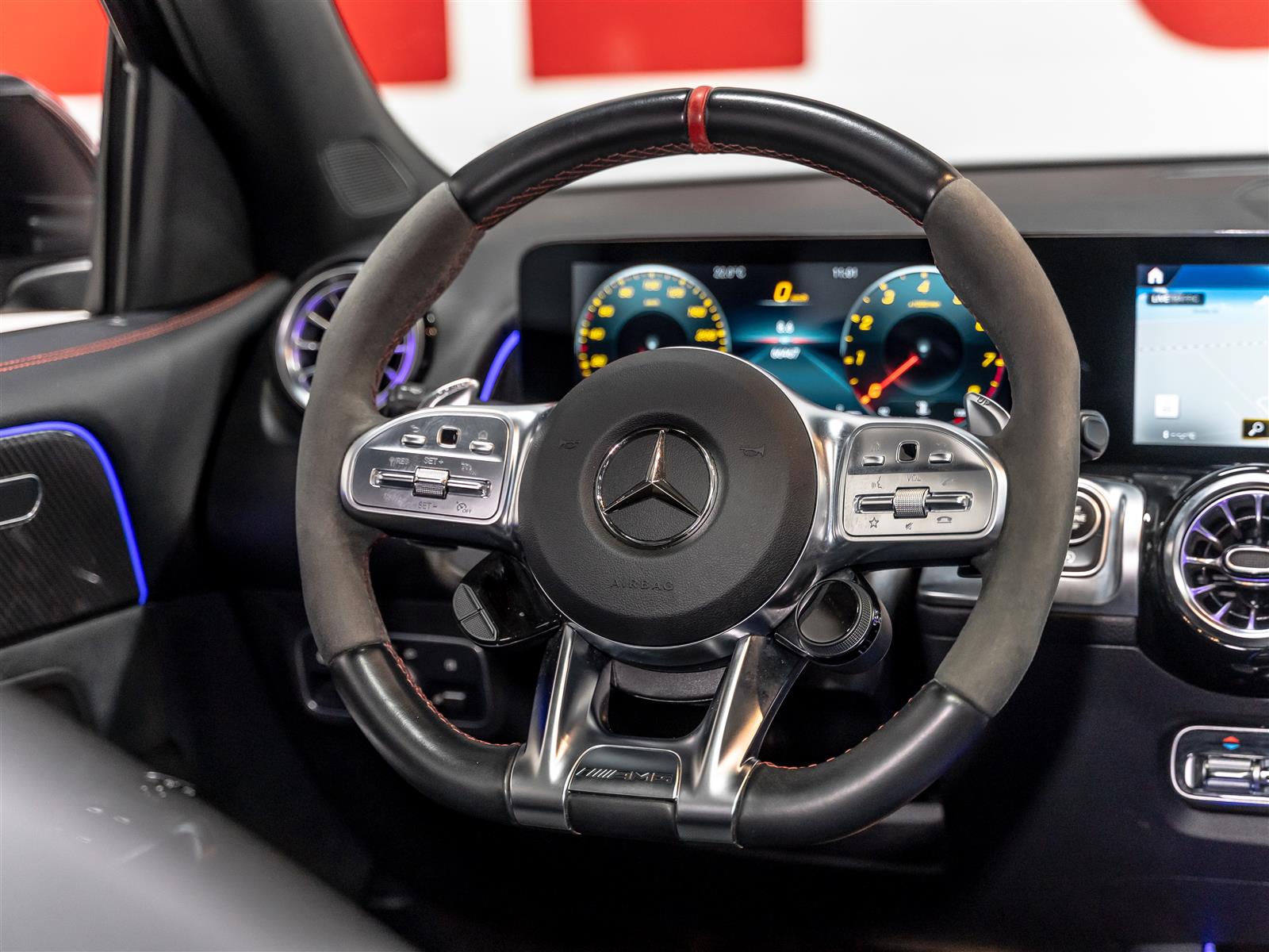 Mercedes-Benz GLB250