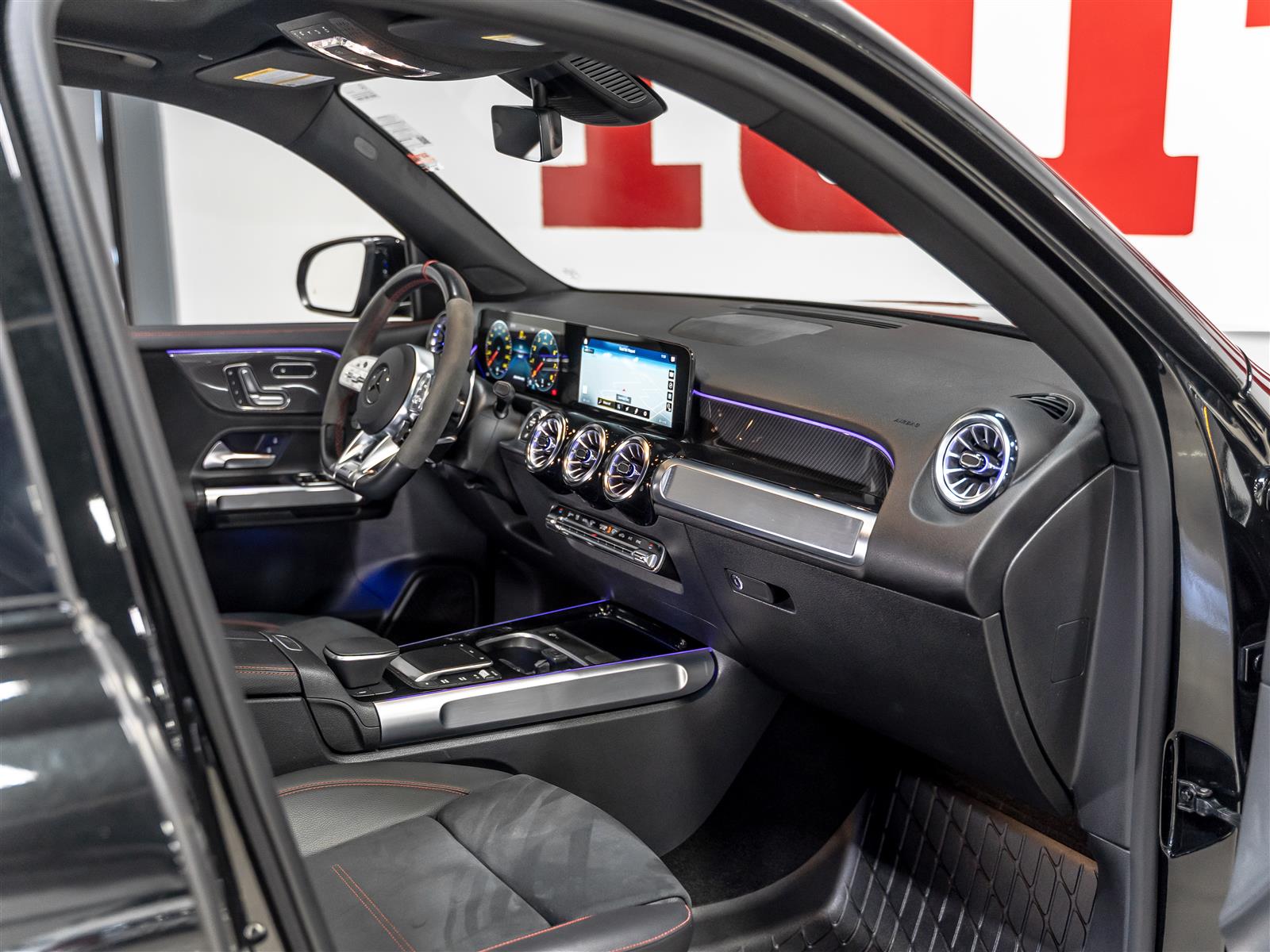 Mercedes-Benz GLB250