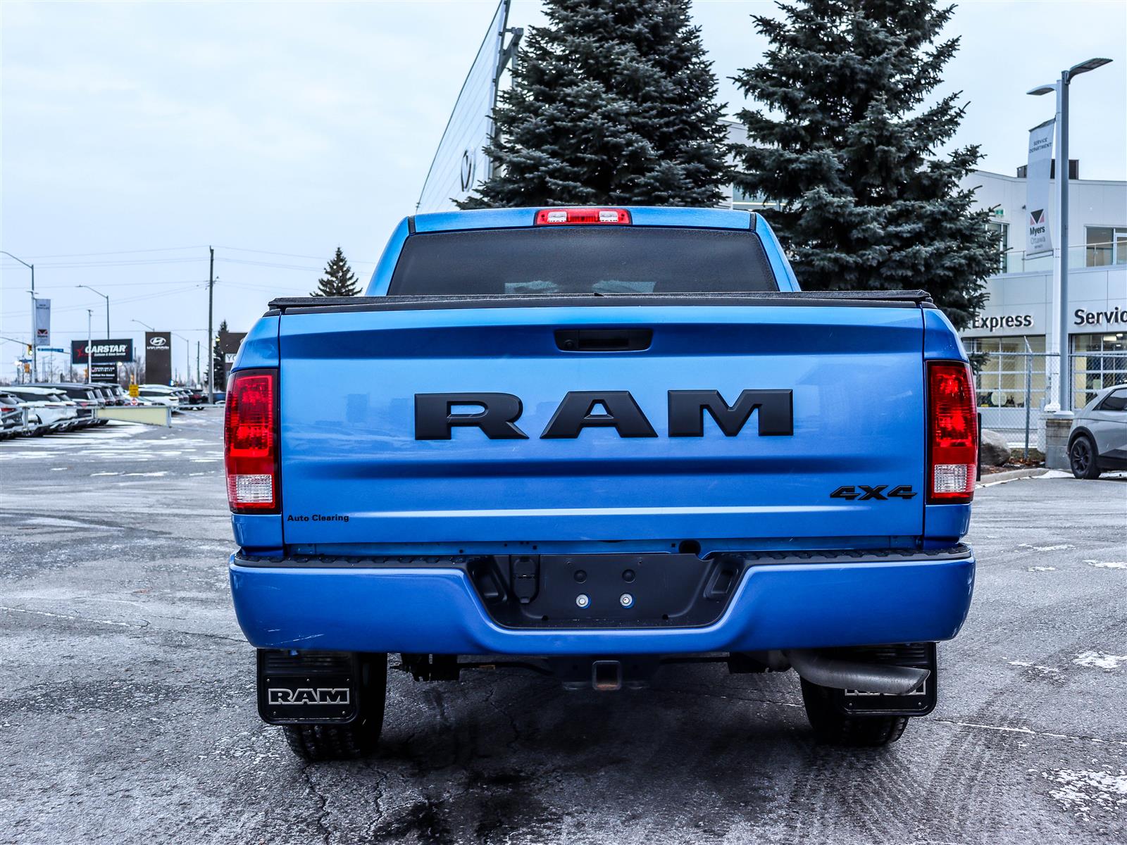 Ram RAM 1500 Classic Crew Cab 4x4 (DS)