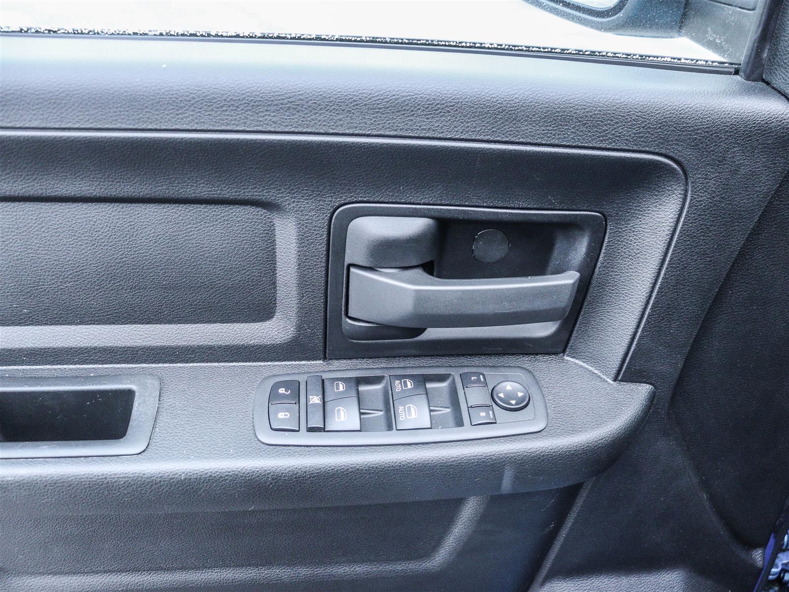 Ram RAM 1500 Classic Crew Cab 4x4 (DS)