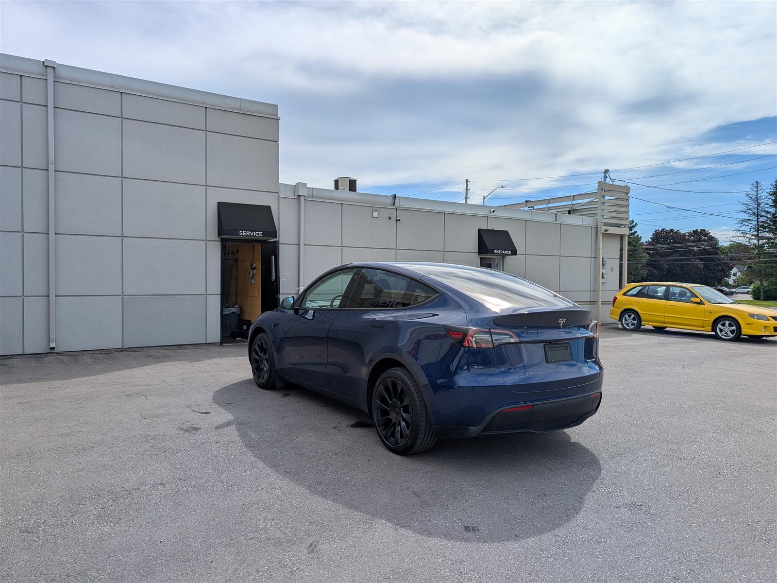 Tesla MODEL Y