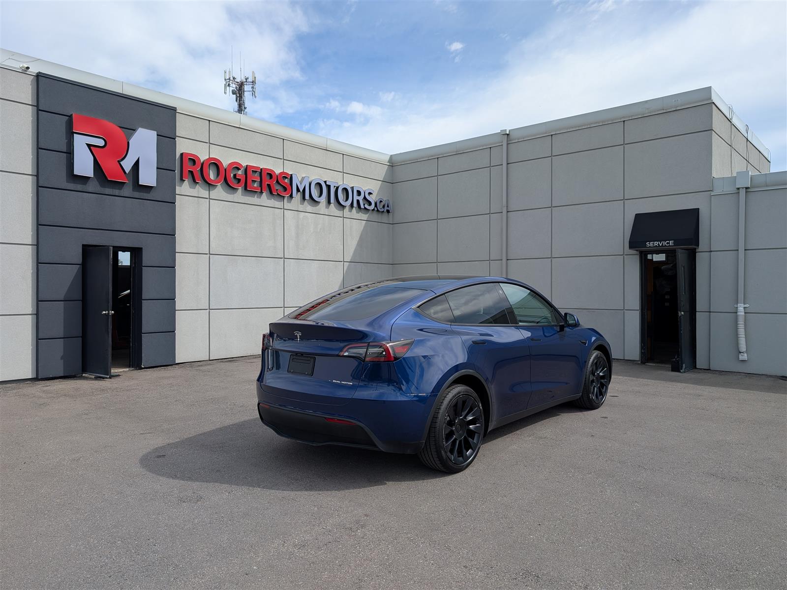 Tesla MODEL Y