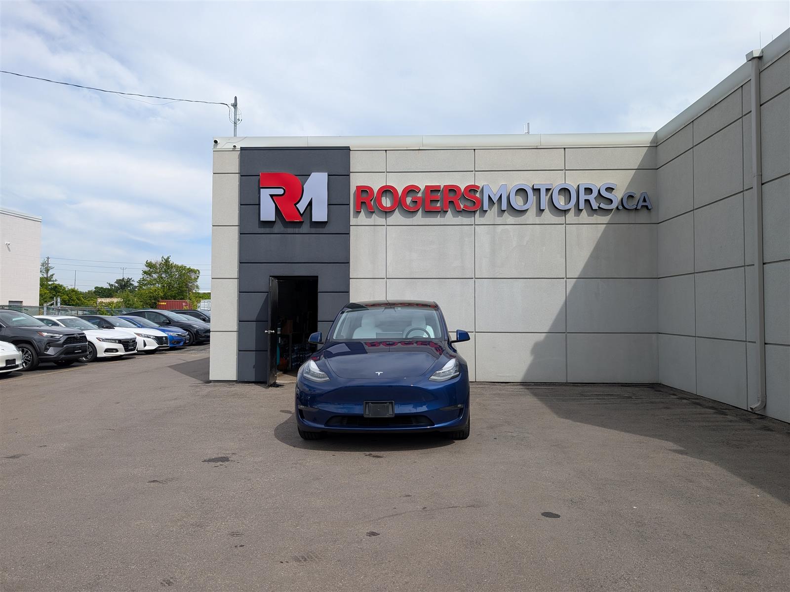 Tesla MODEL Y