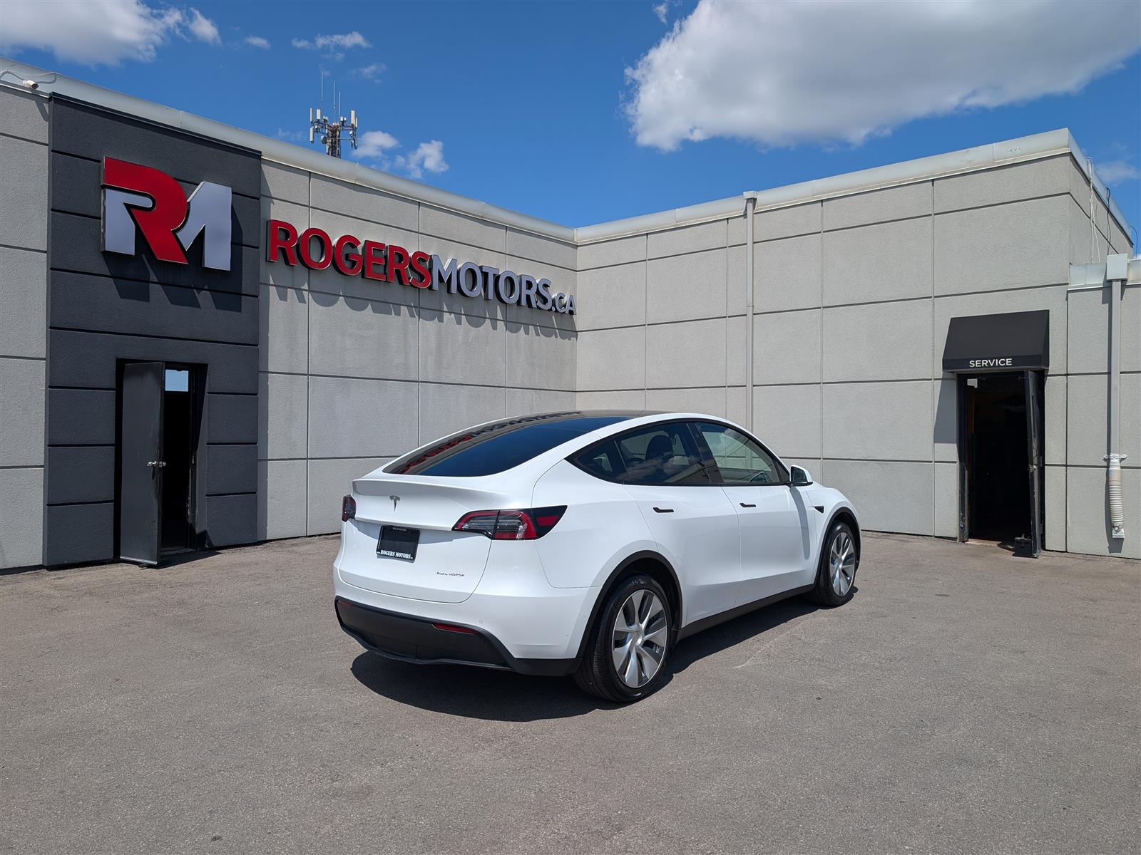 Tesla MODEL Y