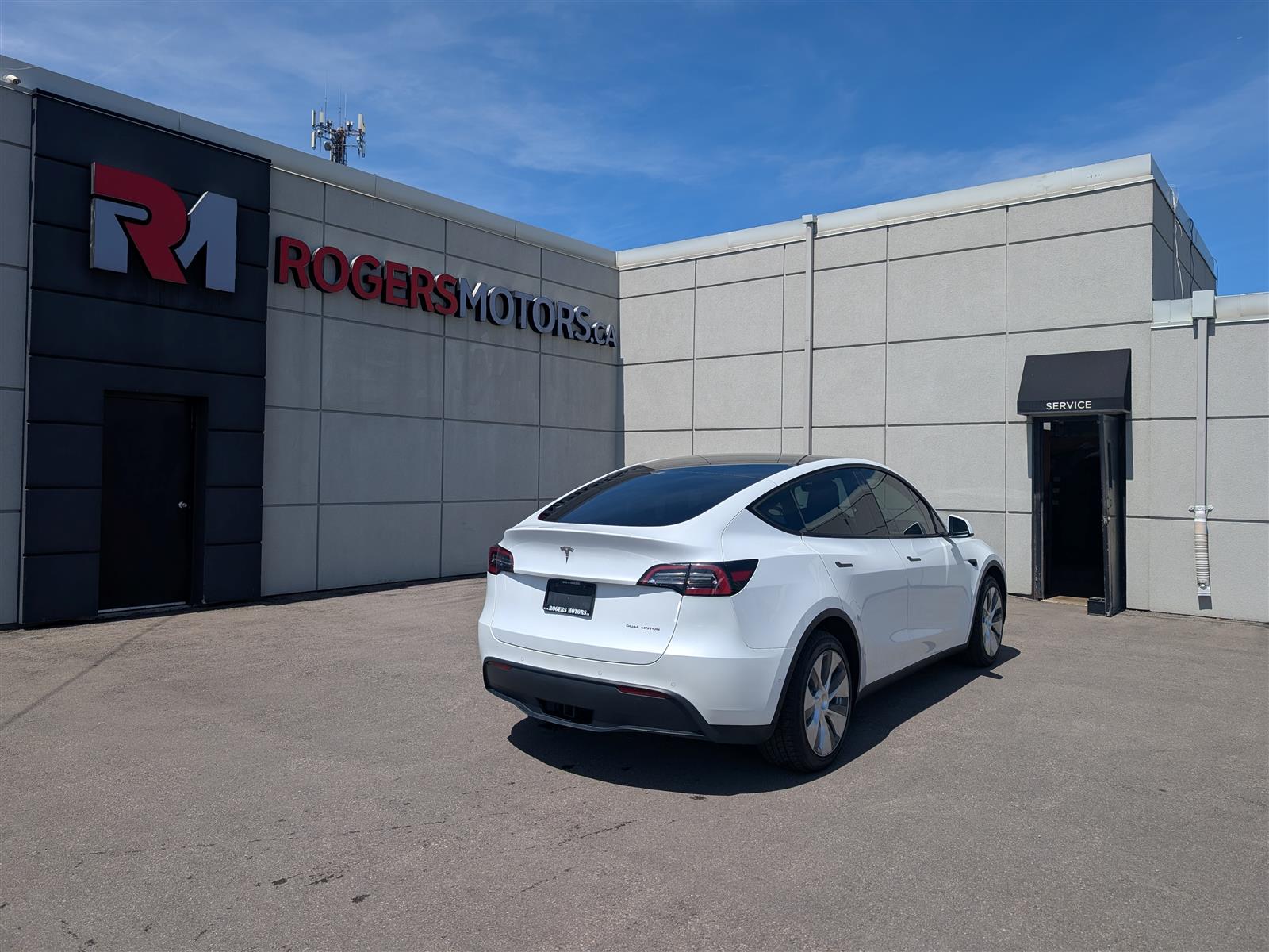 Tesla MODEL Y
