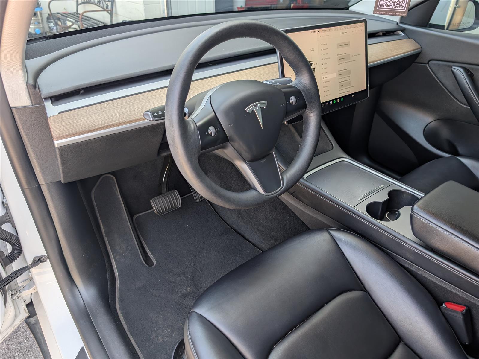 Tesla MODEL Y