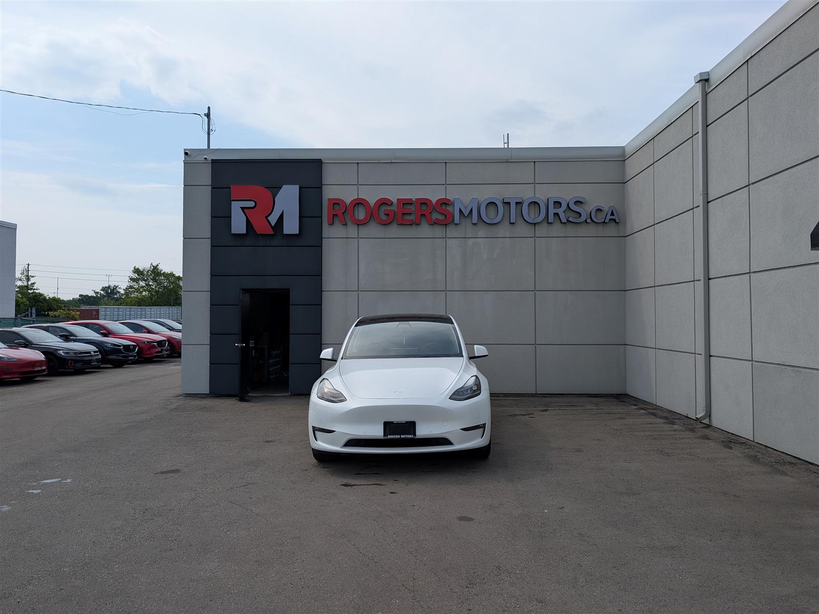 Tesla MODEL Y