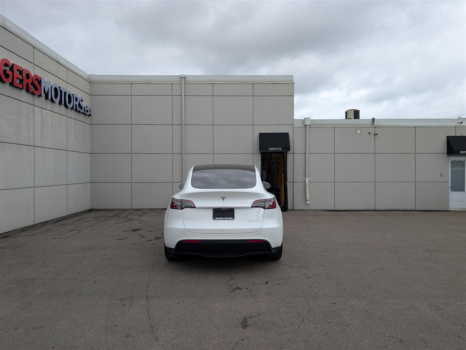 Tesla MODEL Y