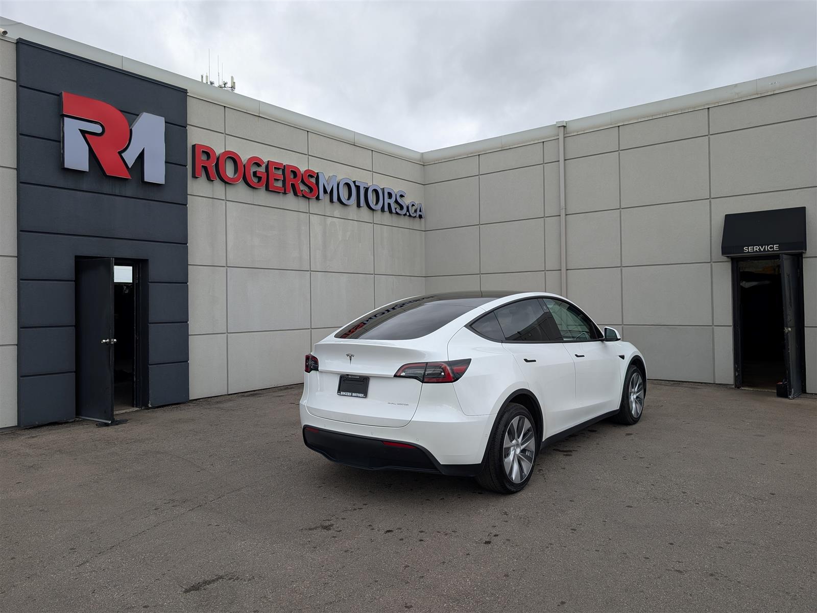 Tesla MODEL Y