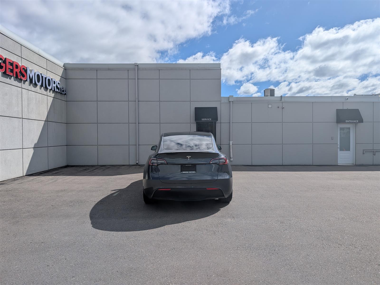 Tesla MODEL Y
