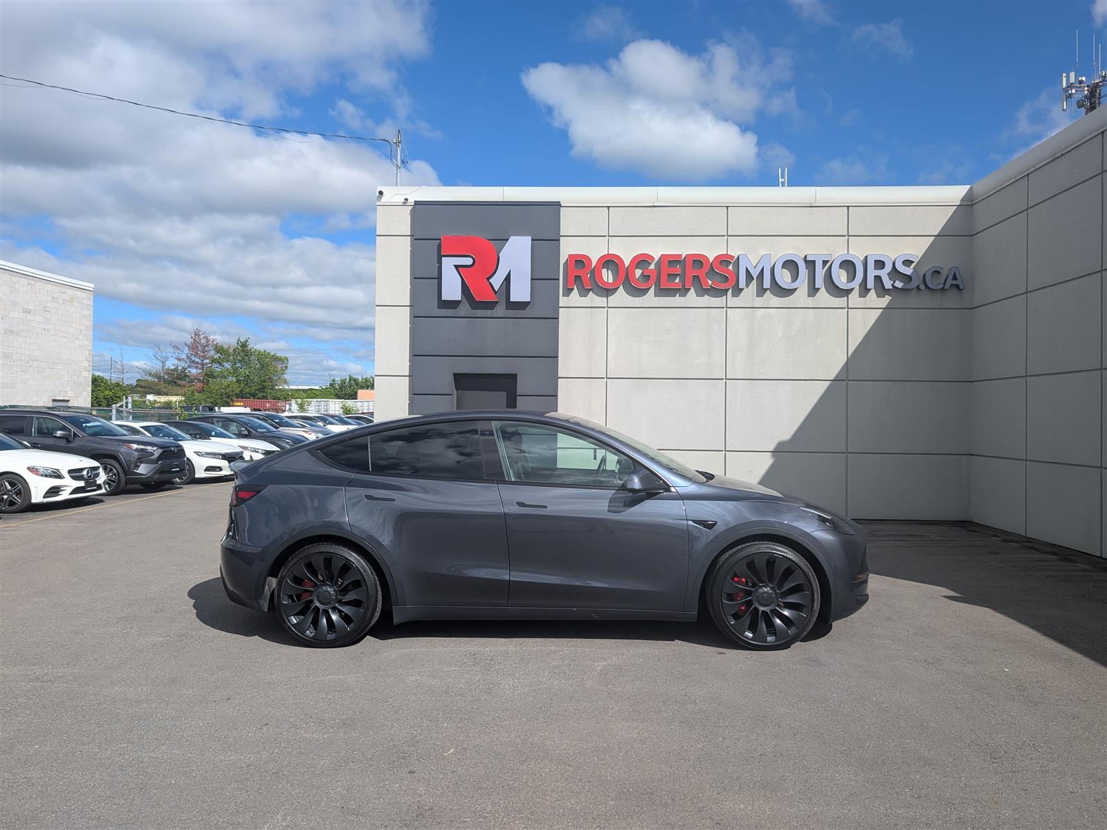 Tesla MODEL Y