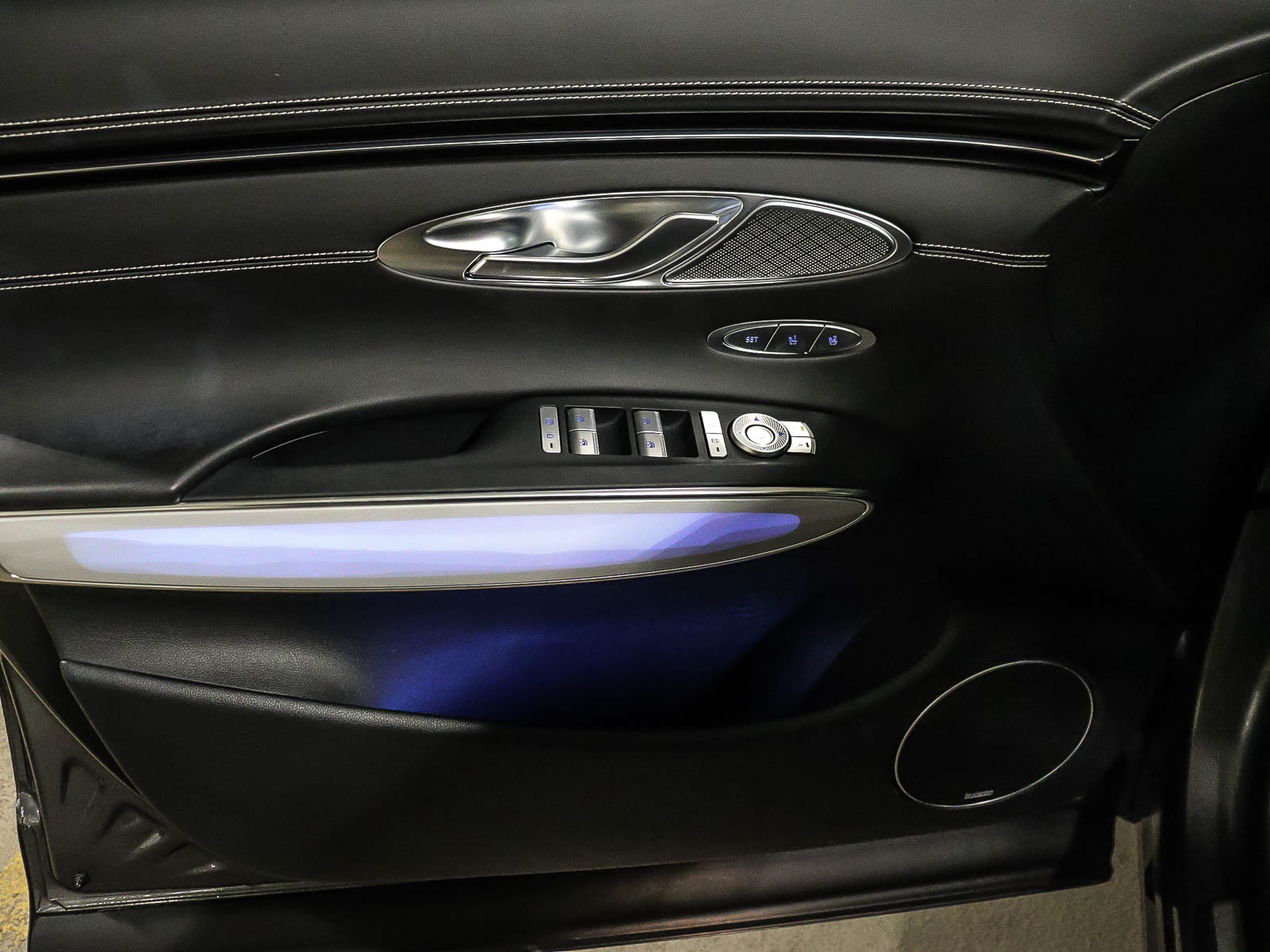 Genesis Electrified GV70