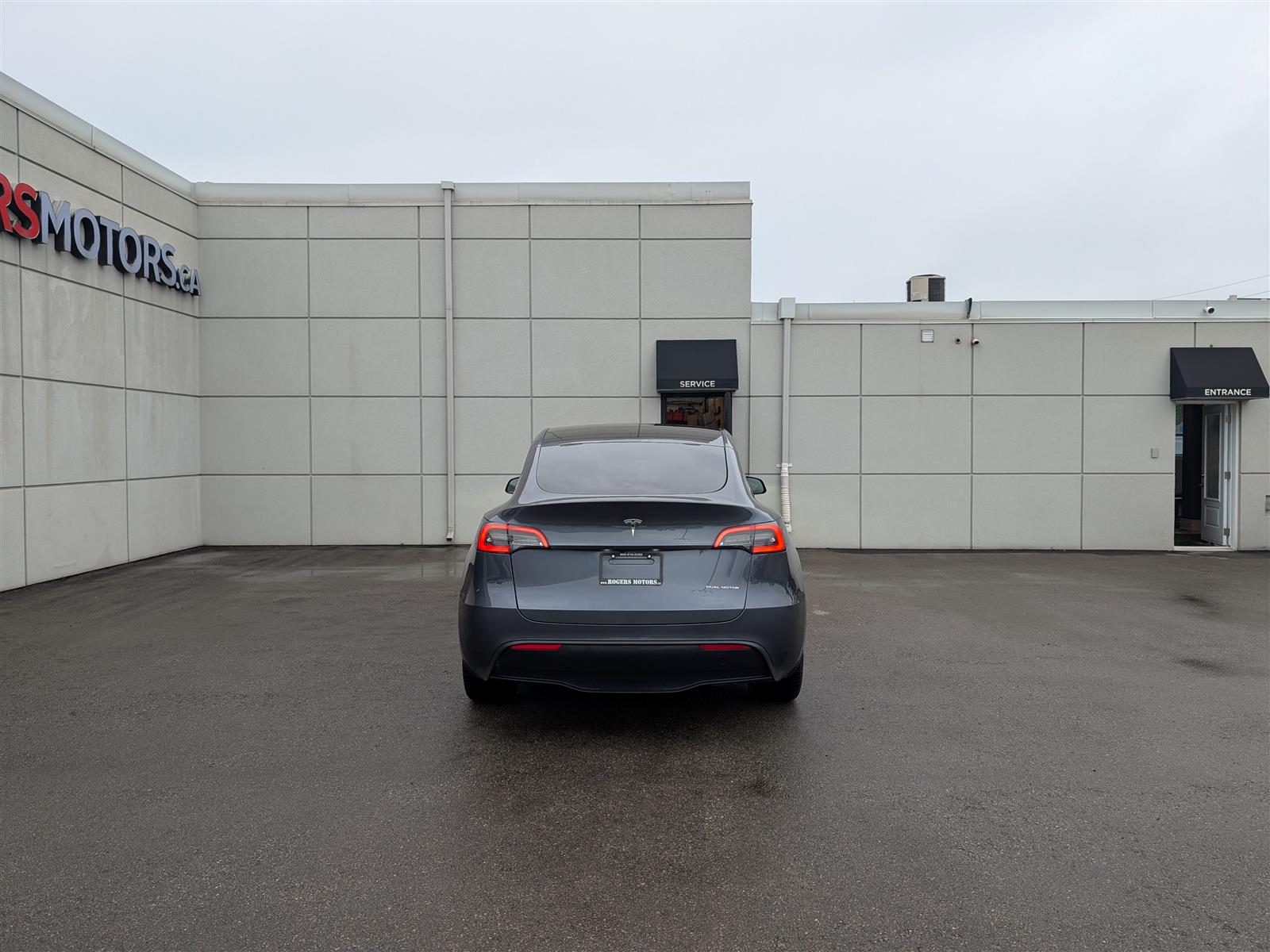 Tesla MODEL Y