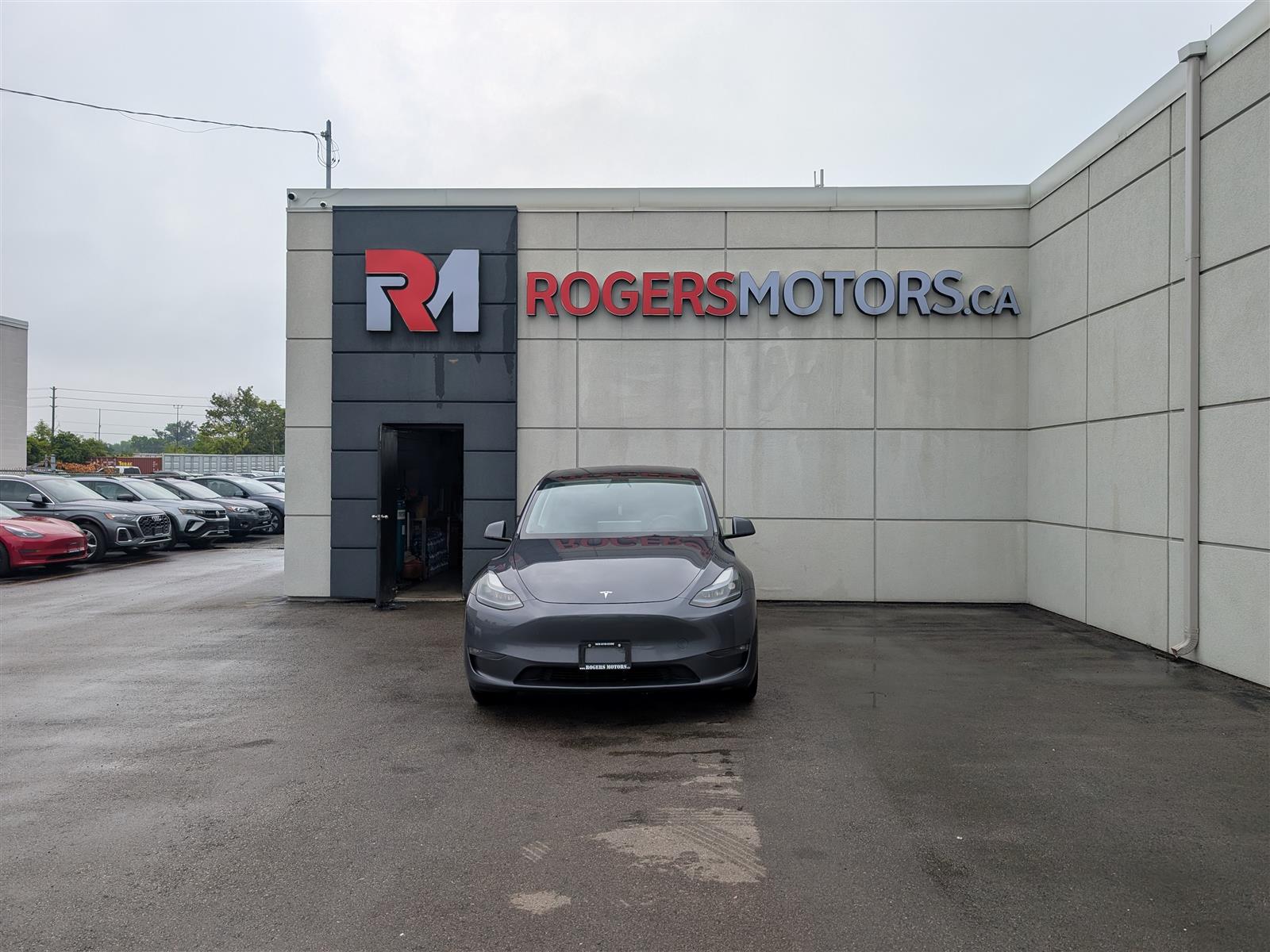 Tesla MODEL Y