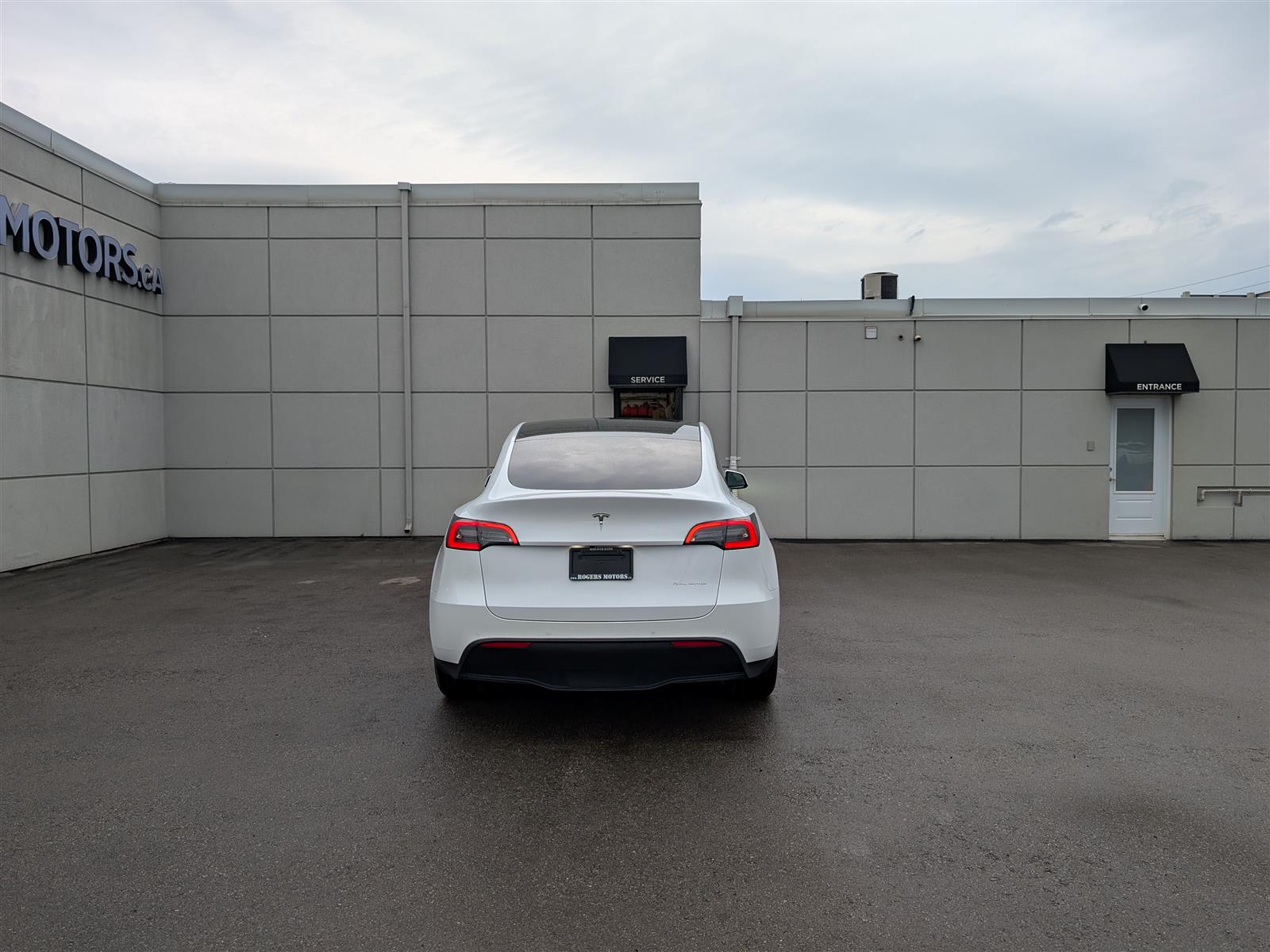 Tesla MODEL Y