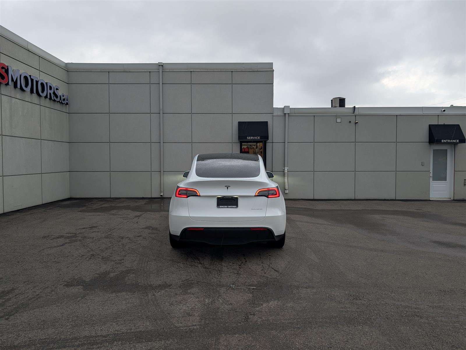 Tesla MODEL Y