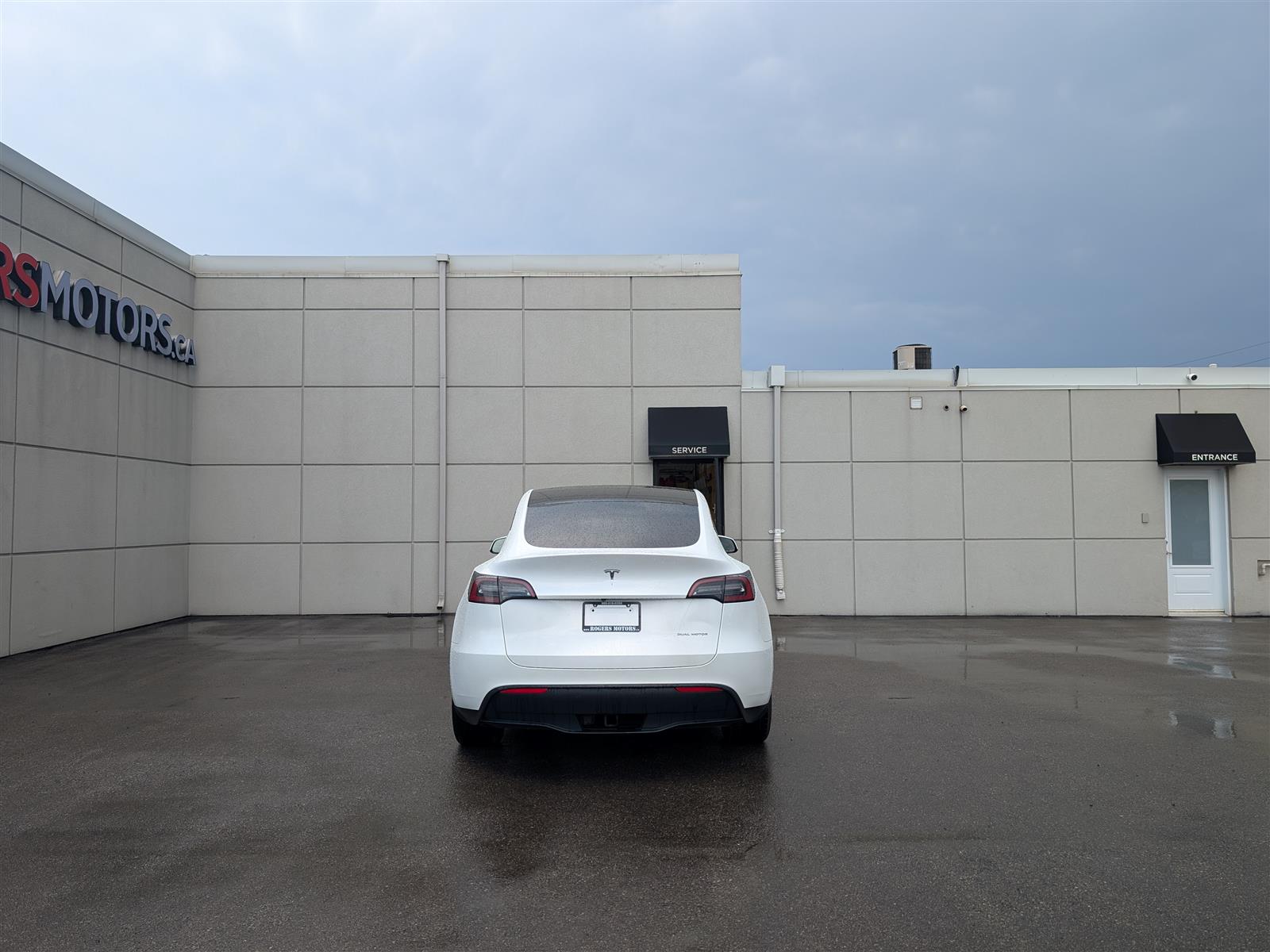 Tesla MODEL Y