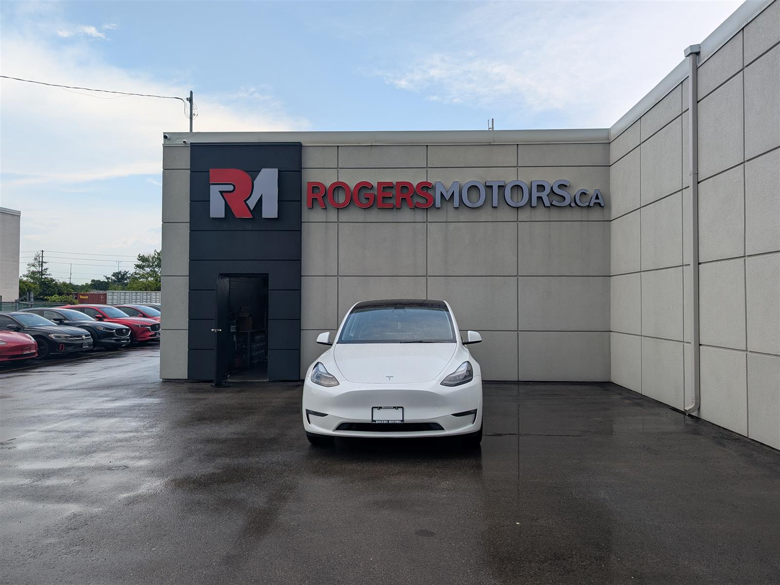 Tesla MODEL Y
