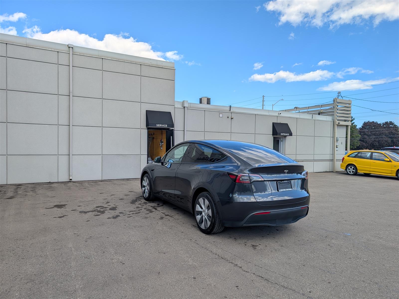 Tesla MODEL Y