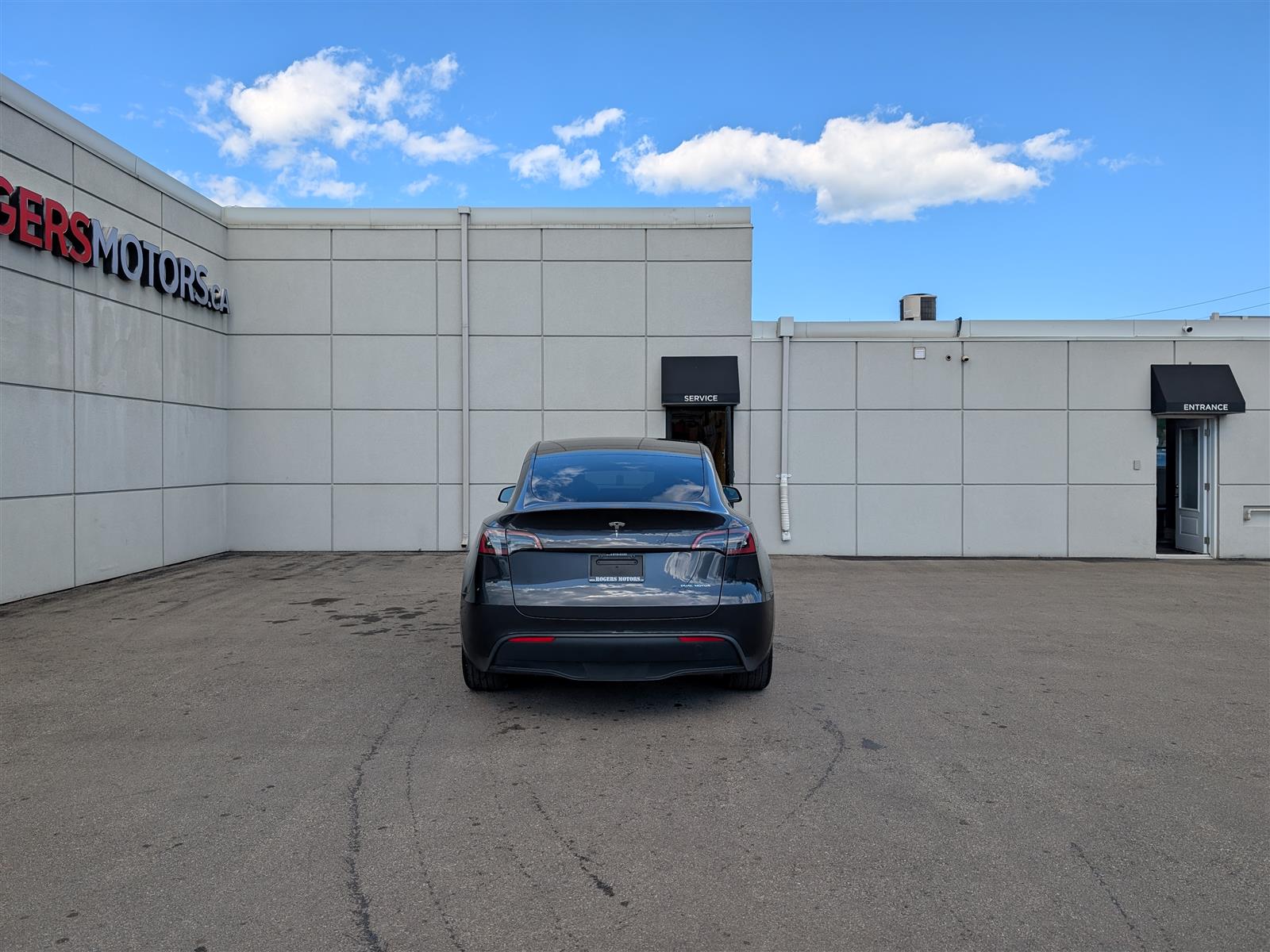 Tesla MODEL Y