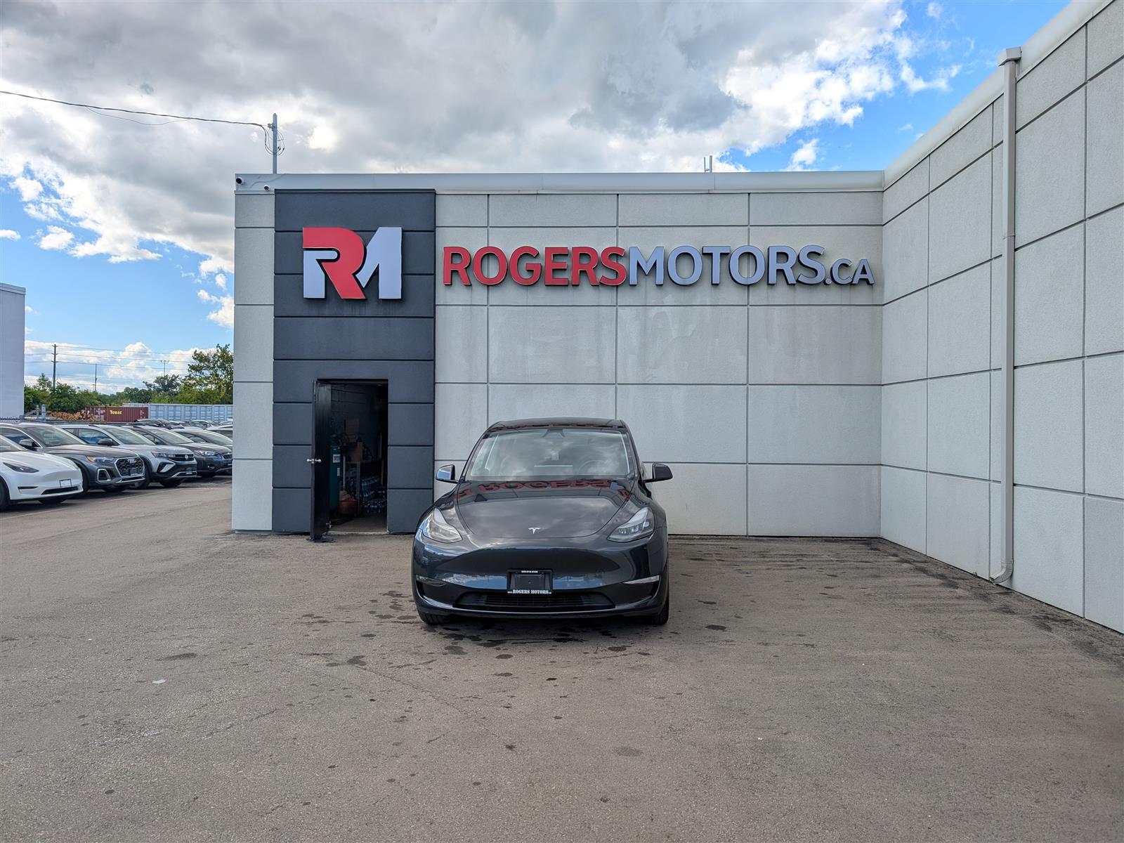 Tesla MODEL Y