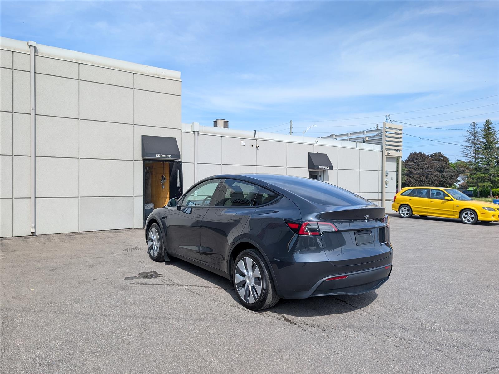 Tesla MODEL Y