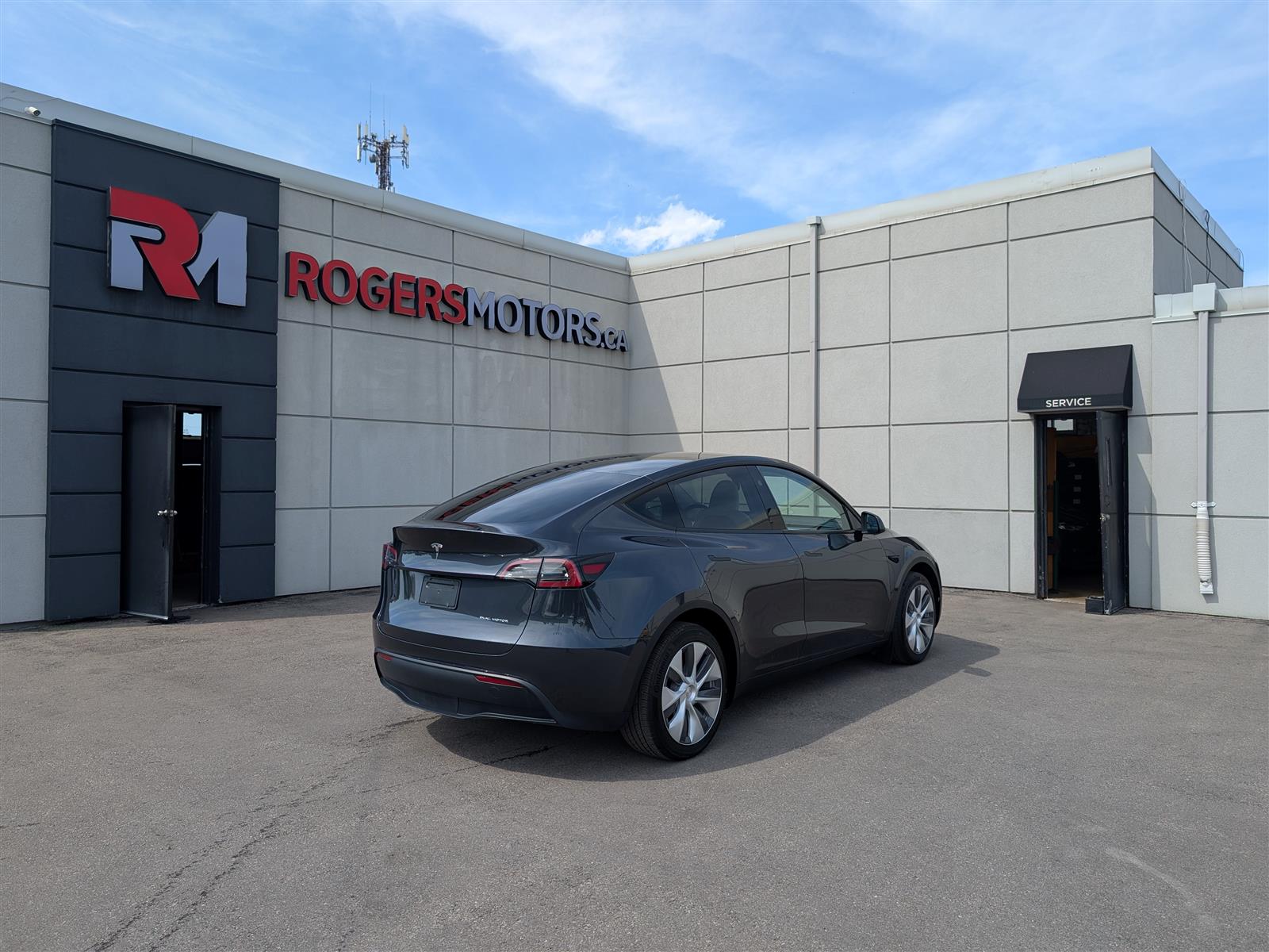 Tesla MODEL Y