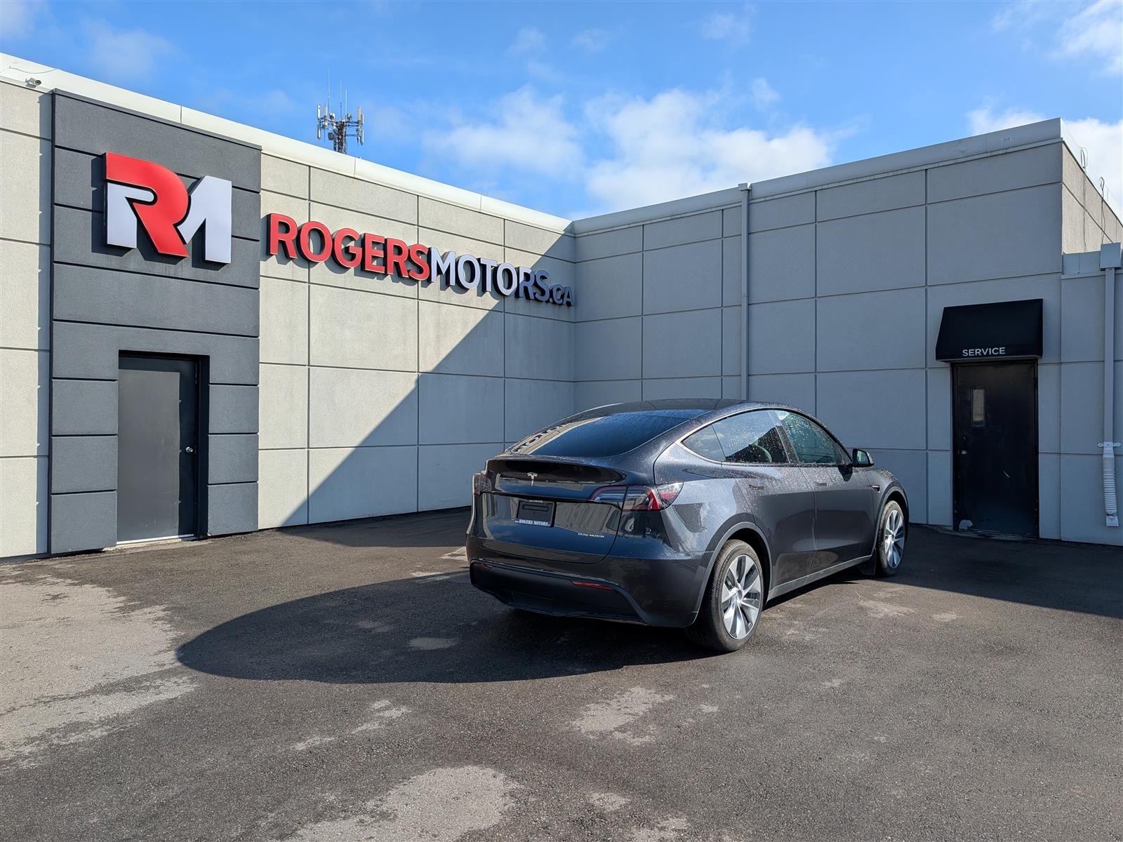Tesla MODEL Y