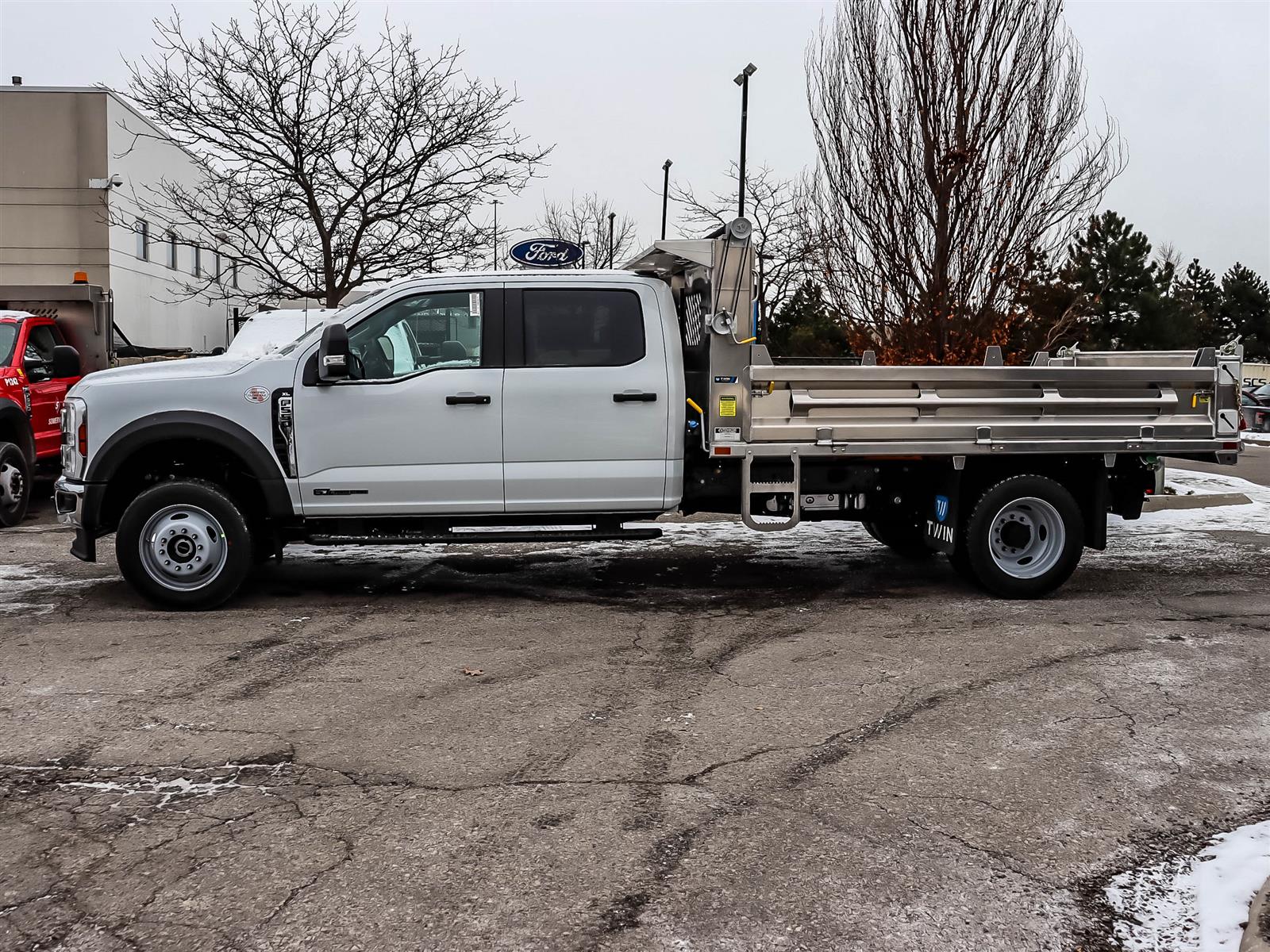 Ford Super Duty F-550 DRW