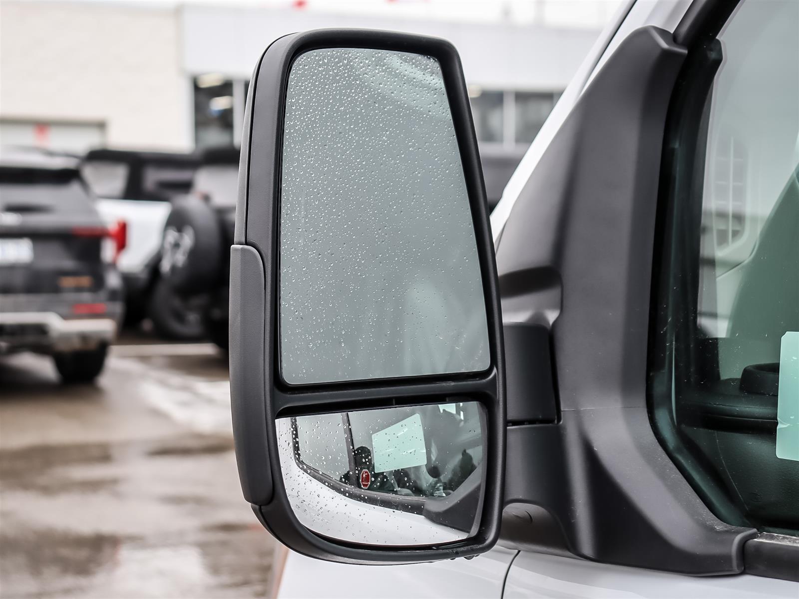 Ford Transit-150 Cargo