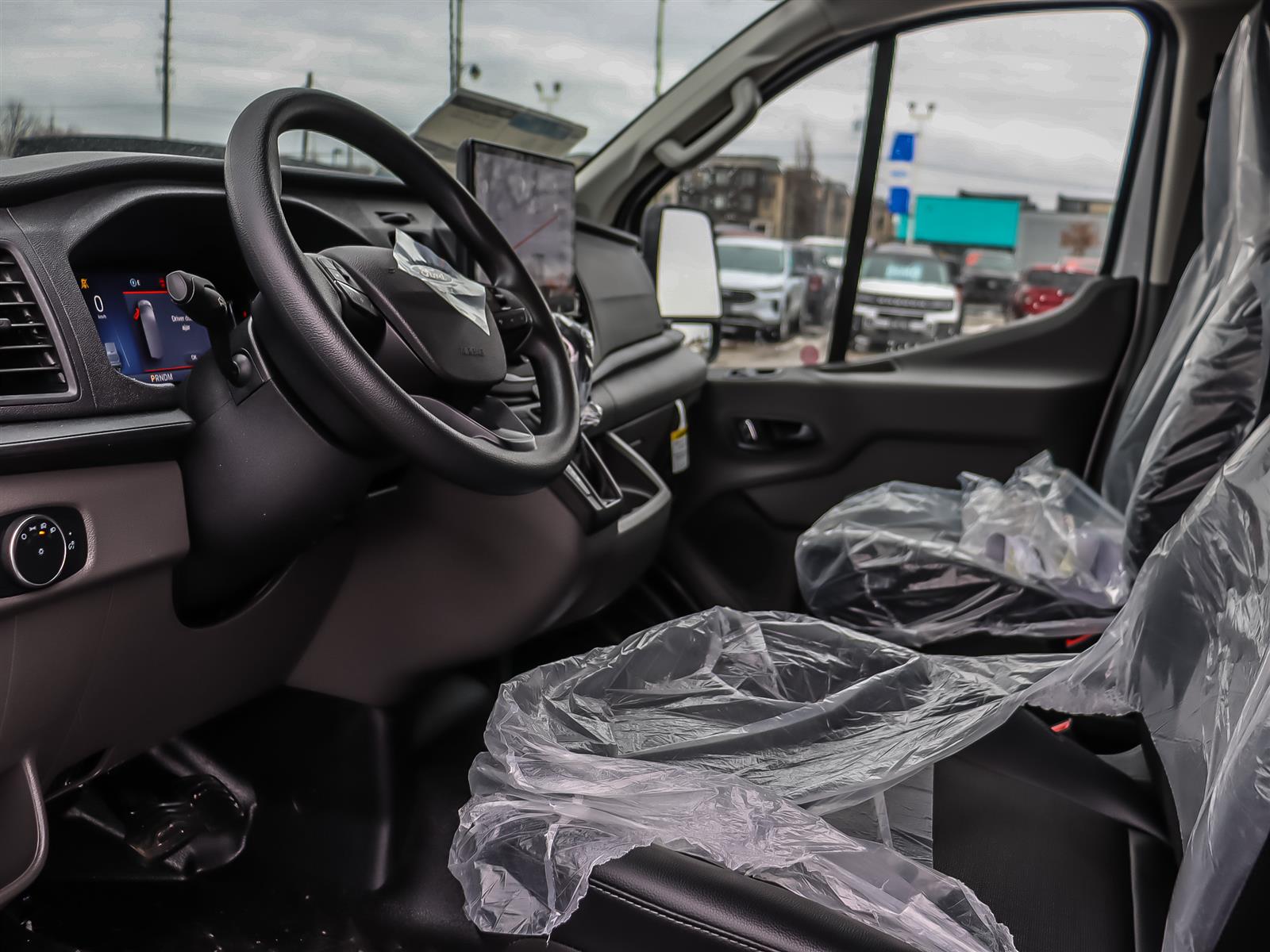 Ford Transit-150 Cargo