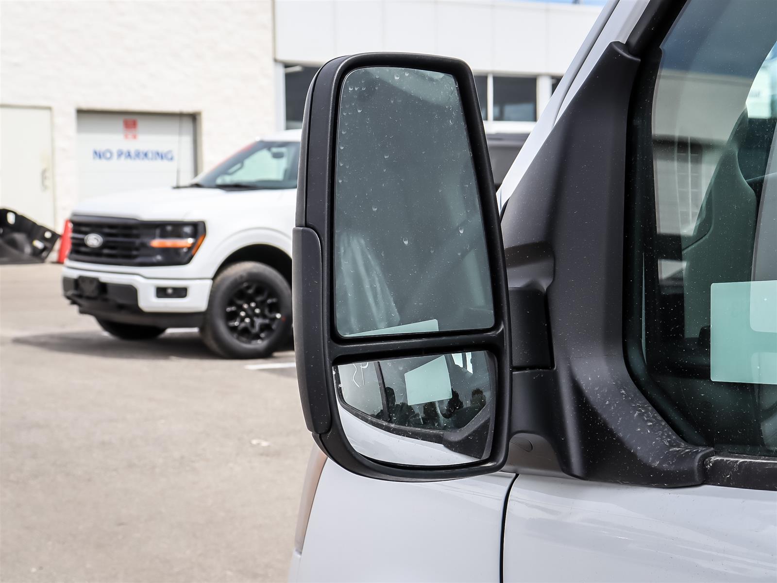 Ford Transit-250 Cargo